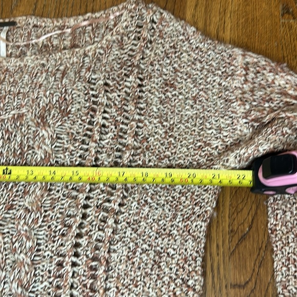 Free People Chunky Knit Scoop Neck Sweater size Large - Picture 6 of 8
